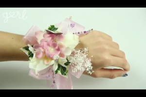 corsage 2