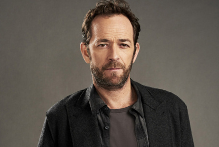 Riverdale -- Image Number: RVD_Fred_GRAY_097rb.jpg -- Pictured: Luke Perry as Fred Andrews -- Photo: Marc Hom/The CW -- Ì?å© 2017 The CW Network. All Rights Reserved