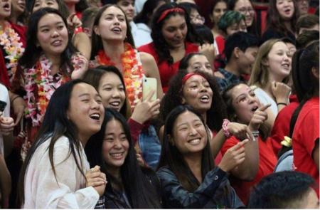 The Senior Class enthusiastically cheering on the Top 5 Homecoming Nominees. 


Courtesy of @westchieftain on Instagram