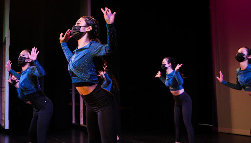 Misa Cohen’s (11) choreographed dance number “SOS”, was performed by Intermediate dancers. In a show stopping blue top and black bottoms, the jazz piece was upbeat and impressive. In her preparation, Cohen admits, “It was definitely difficult to choose a song I liked but also a song that was easy to choreograph to.” Photo by Kaila Uyemura (12).