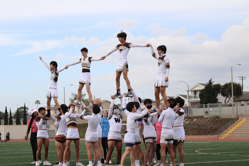 powder puff cheerleaders