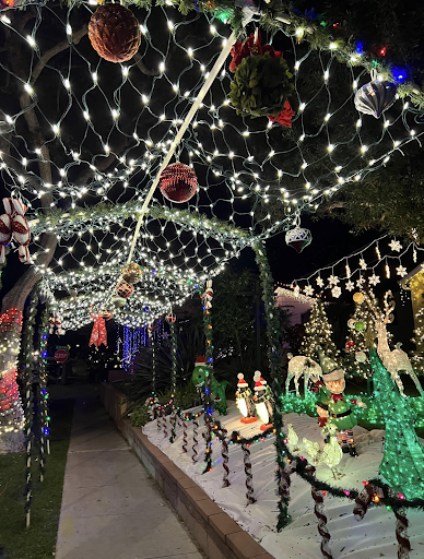 Candy Cane Lane residents were back to going all out with their holiday themed lights and decorations! “It’s a fun way to get in the Christmas spirit!” Rakza Srivanitchayakun (11) expressed. Photo courtesy of Tommy Nguyen (11).