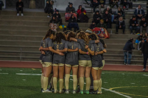 After a tough loss against El Segundo High, the West Girls Soccer team came together to uplift each other. Kathryn Harris (10) expressed,“All of us love this team . . . I think this loss will help us bounce back and push each other to go as far as we can go.”