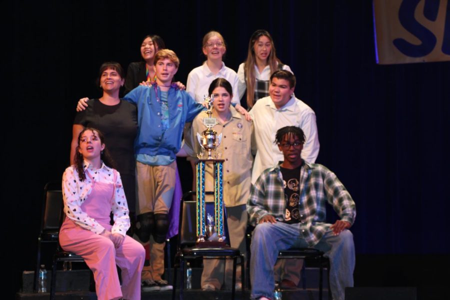 The+Cast+of+The+25th+Annual+Putnam+County+Spelling+Bee+concludes+their+show+with+a+reuniting+finale.+