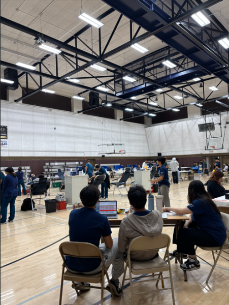 NHS members watch as UCLA Health members facilitate blood donation procedures on donors. This year, eighty people showed up to donate blood and be part of a charitable cause. NHS’s efforts to organize annual blood drives have saved hundreds of lives.