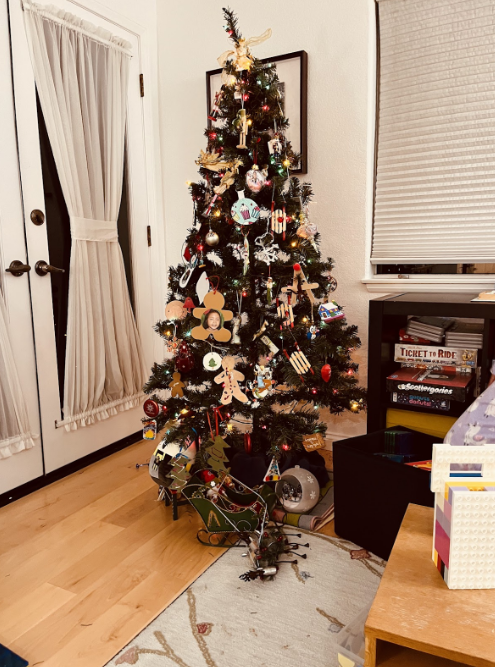 The holiday season is a busy time for gift-giving, with presents piling up beneath the tree and gift exchanges underway. Historically, many struggled to find the perfect gifts for all their loved ones. Those who know their recipients well had the best luck in their search.
